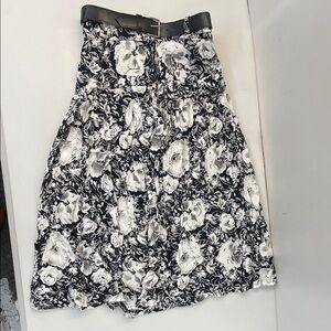 Whimsy  Floral Black and White Women's Skirt size 8
